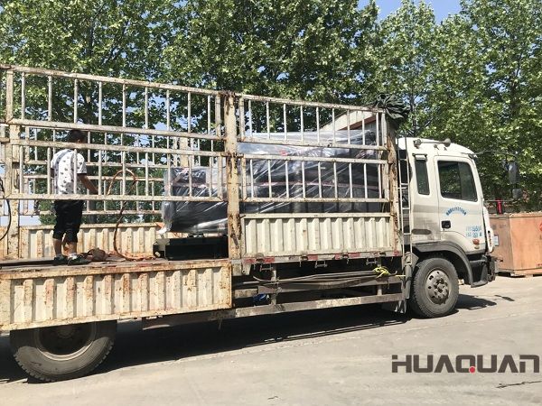 一臺(tái)300kw自動(dòng)化發(fā)電機(jī)組于2018年5月27日順利發(fā)往河南許昌市