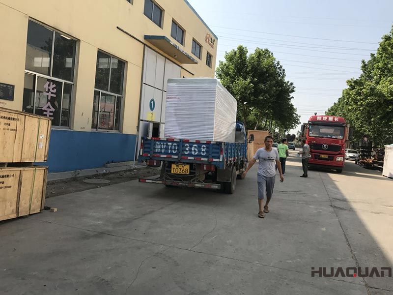 濰坊的王先生訂購的200KW移動靜音拖車發(fā)電機(jī)組在6.14號，送貨上門