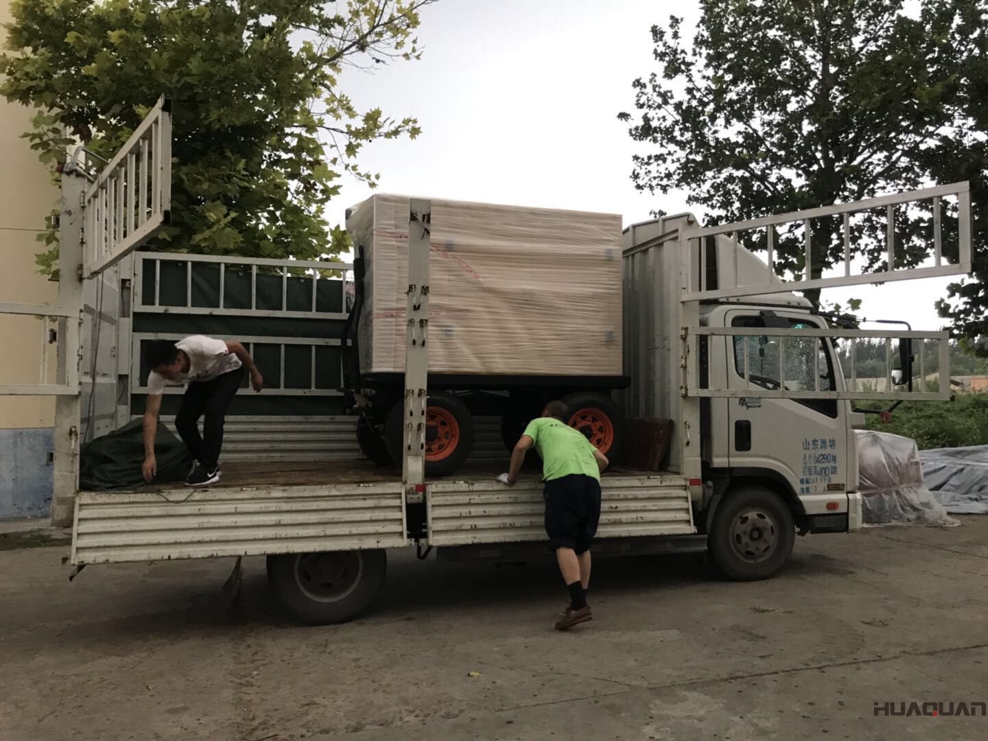 一臺HQ5GF靜音箱柴油一體機于7月6日發往天津市