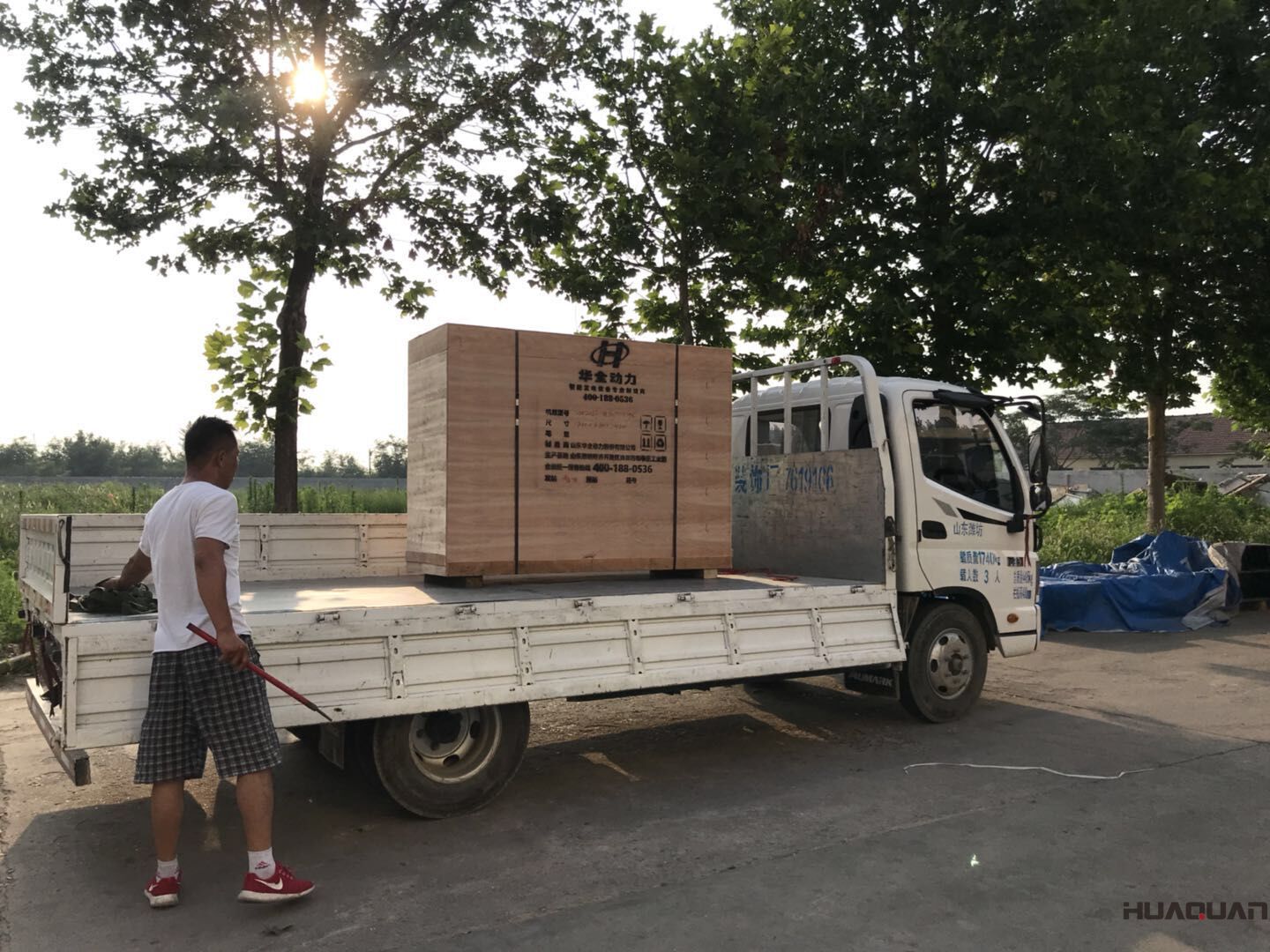 7月24號一臺HQ30GF標配型柴油發電機組發往河北