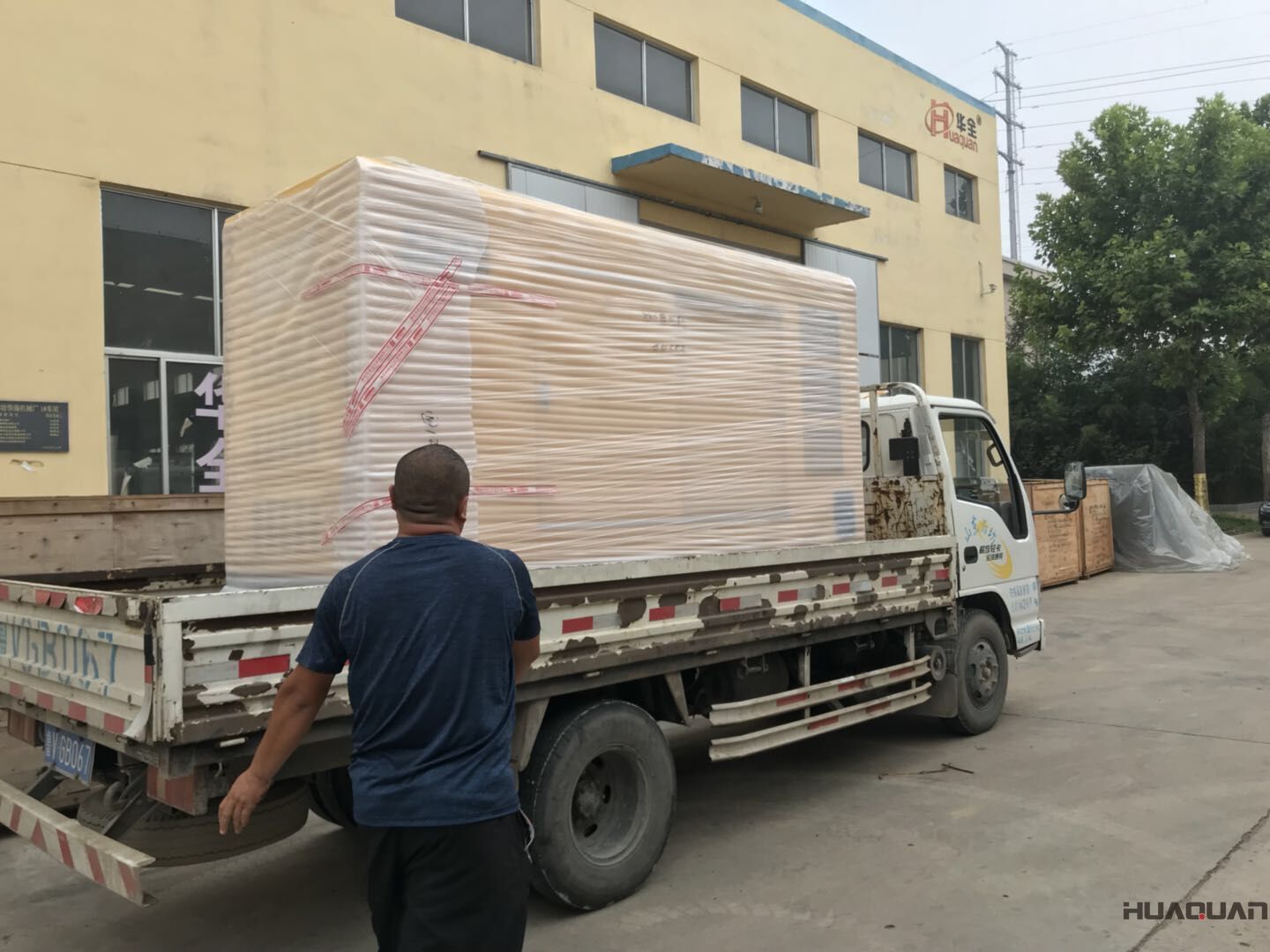 一臺(tái)40kw靜音箱型柴油發(fā)電機(jī)組于7月28號(hào)發(fā)往尼日利亞