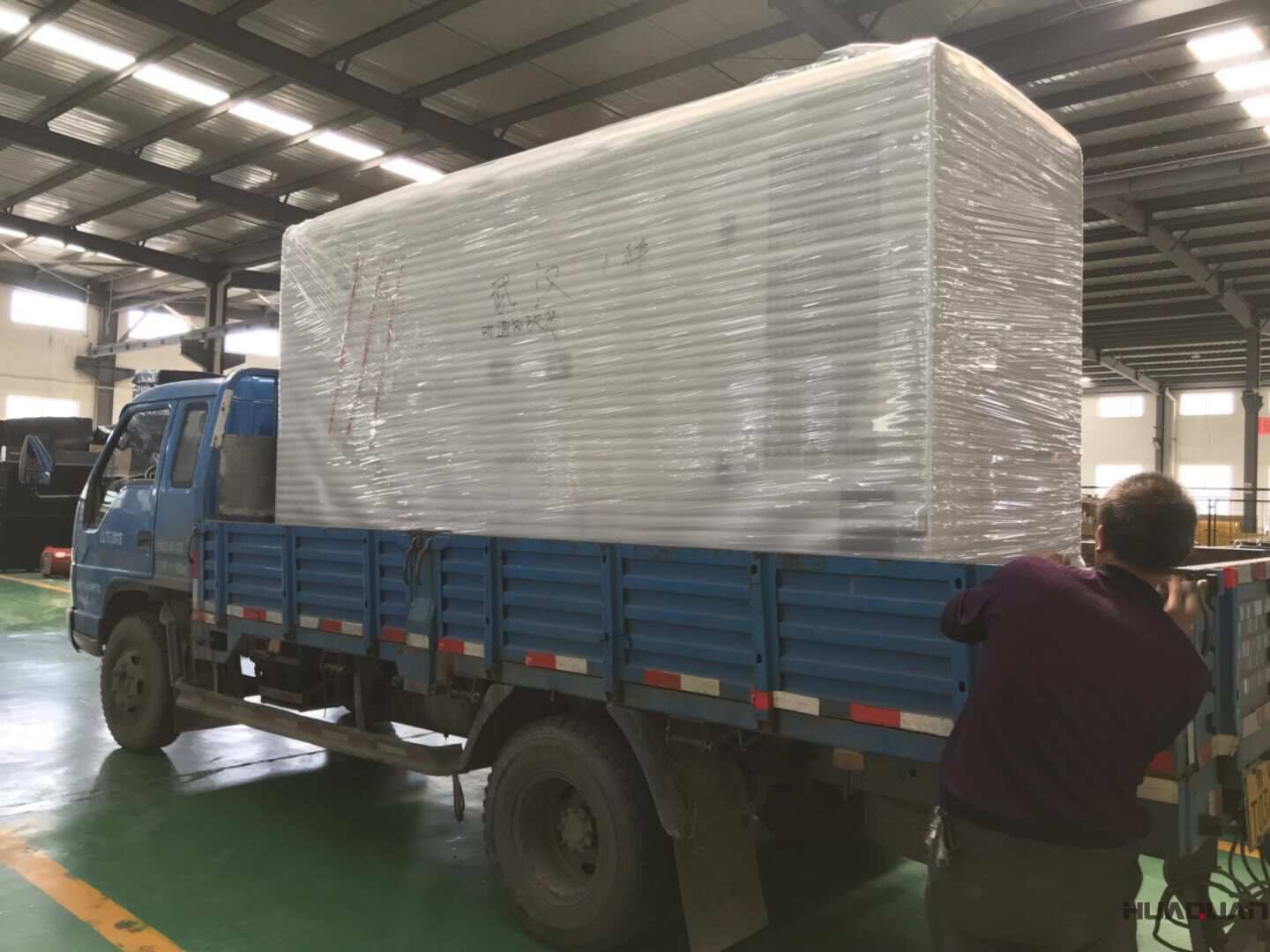 發貨了！9月8日一臺100kw靜音箱型柴油發電機組已發往廣東