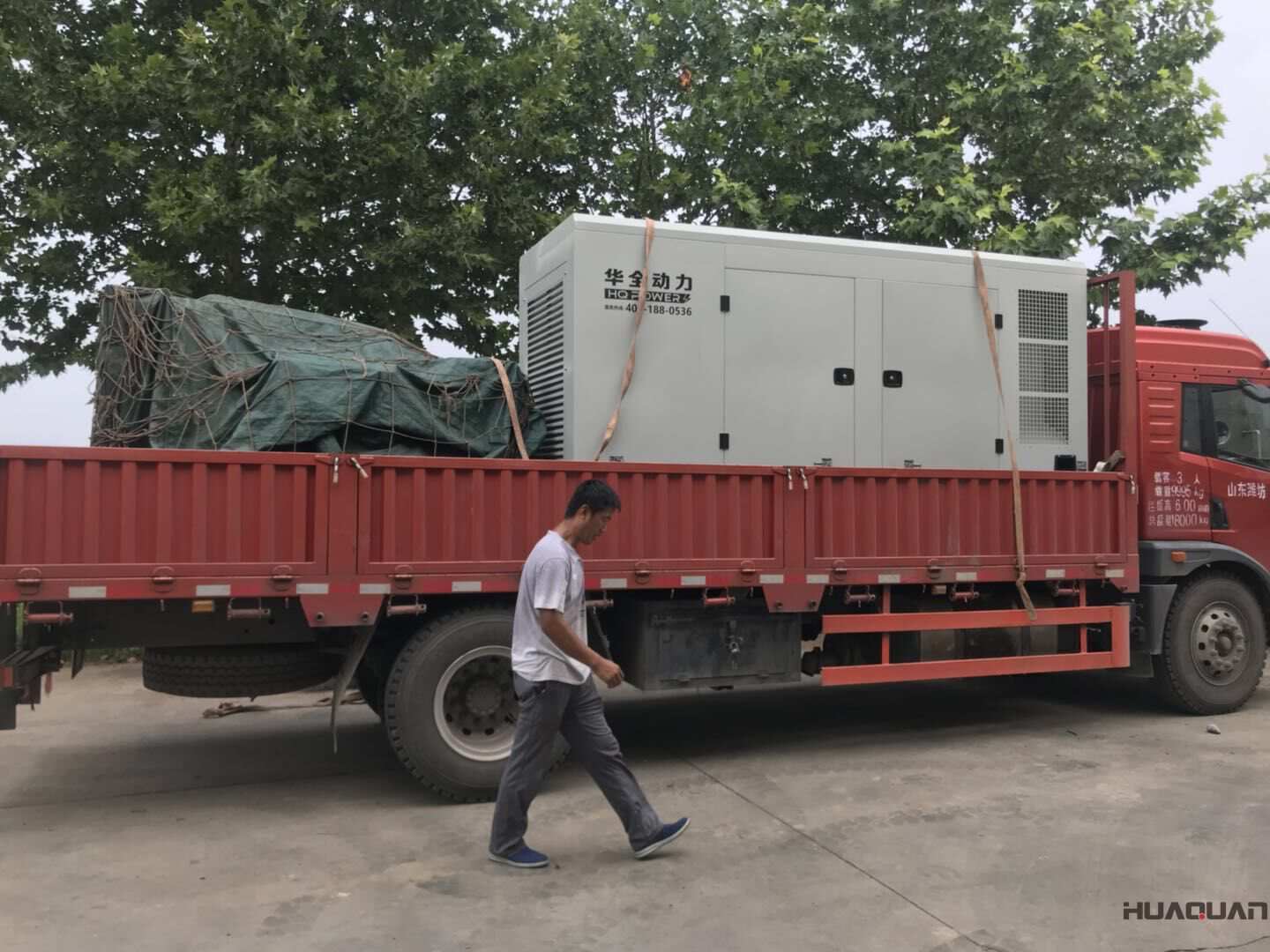 一臺150kw靜音箱型柴油發電機組于9月16日發往云南