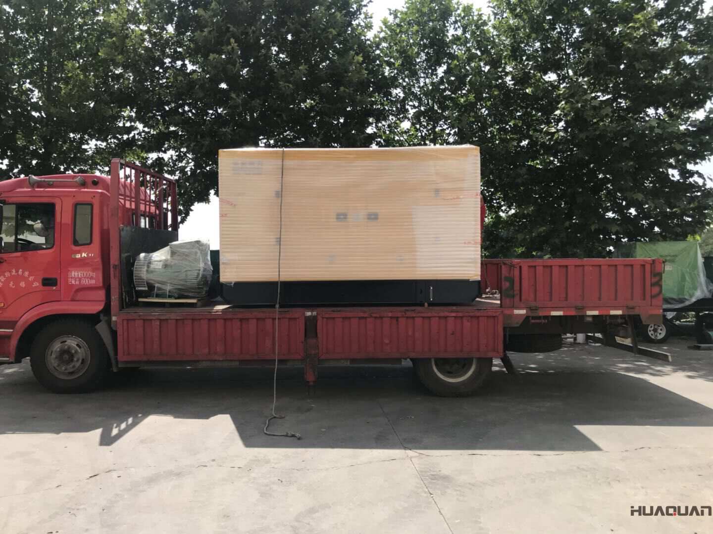 發(fā)貨了！10月12日一臺(tái)200kw防雨棚型柴油發(fā)電機(jī)組已發(fā)往山東