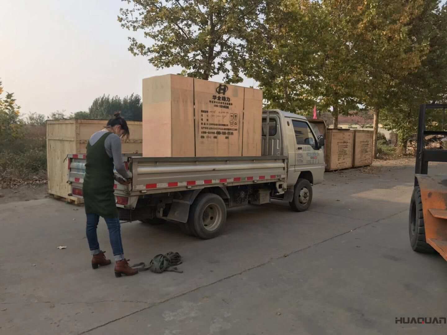 一臺(tái)自動(dòng)化控制柜總成發(fā)電機(jī)組于10月16日從華全動(dòng)力順利發(fā)往山東濱州