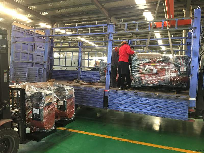 王先生從華全動(dòng)力采購(gòu)的15kw和30kw靜音箱柴油發(fā)電機(jī)組于10月16日成功發(fā)往山東青島