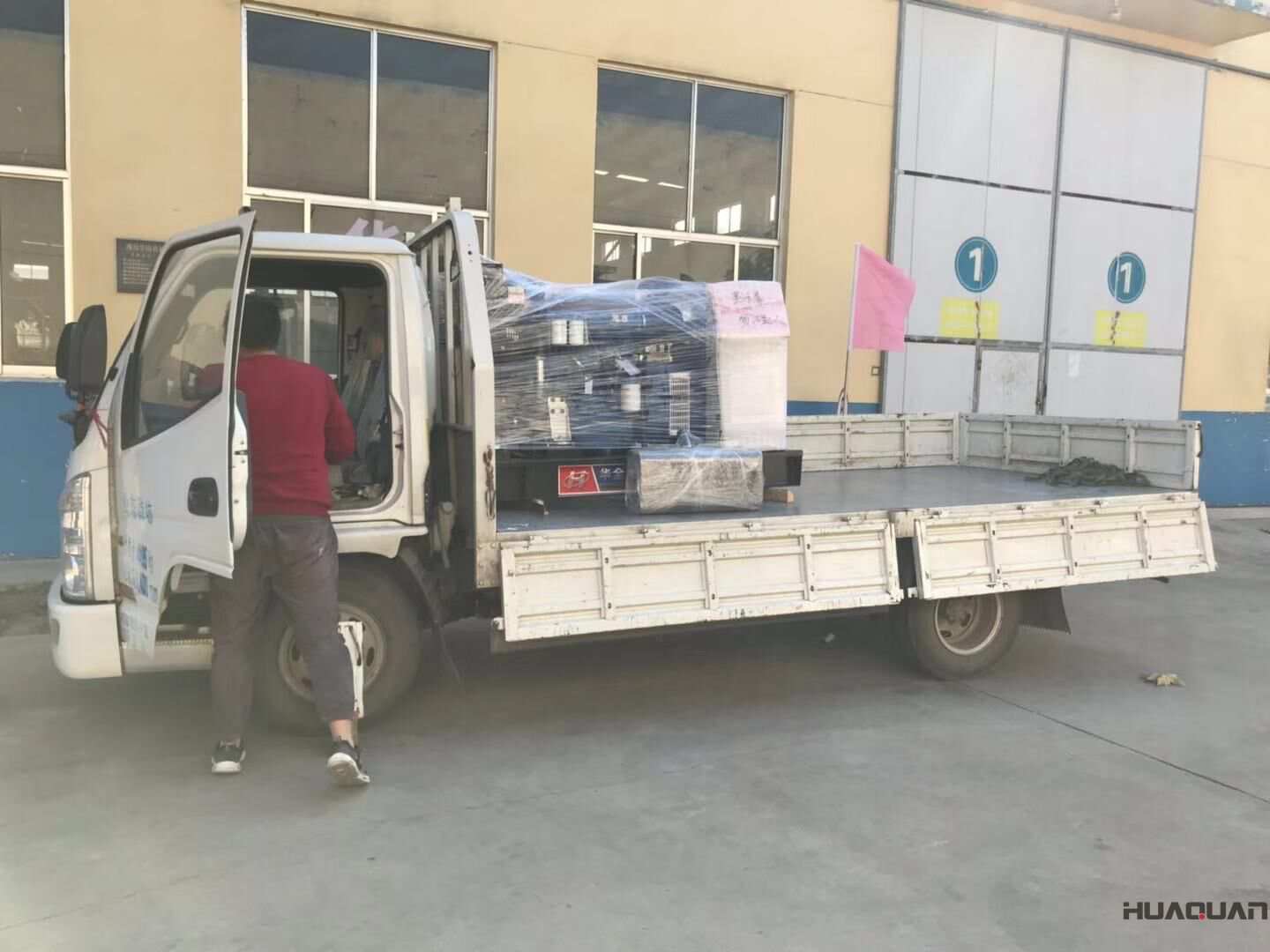 10月26日，一臺50kw靜音箱柴油發(fā)電機組從華全動力順利發(fā)往江蘇