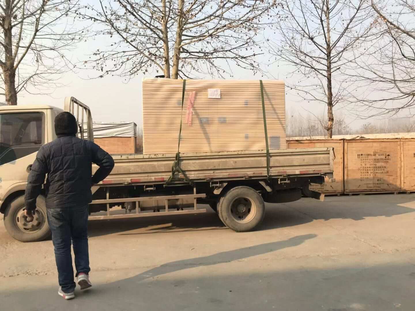1月7日，廣東省王先生從華全動力采購的30kw標配柴油發電機組順利發往目的地