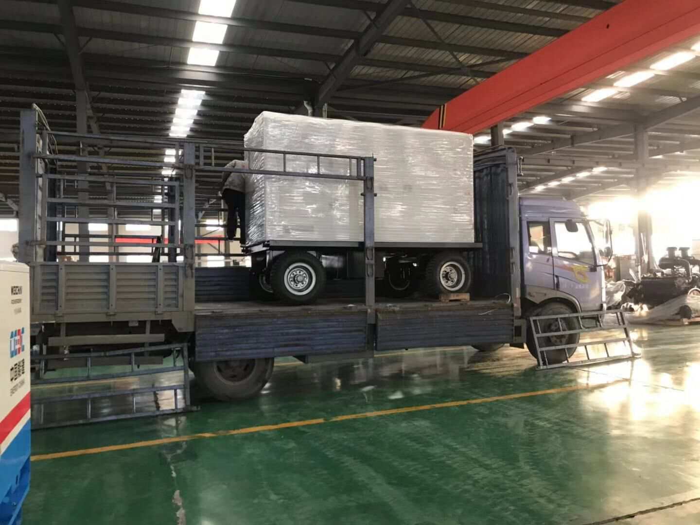 1月11日，耿先生從華全動力采購的400kw靜音式防雨棚柴油發電機組現已成功發往河北省