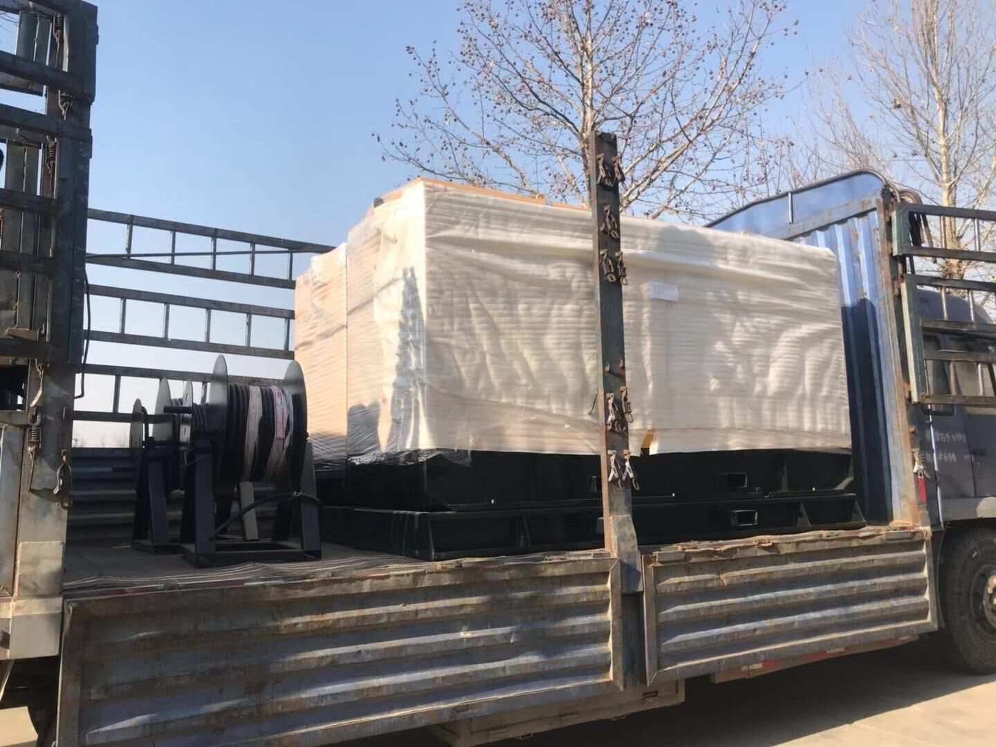 1月16日，謝先生從華全動力采購的380kw標配柴油發電機組成功發往山東省