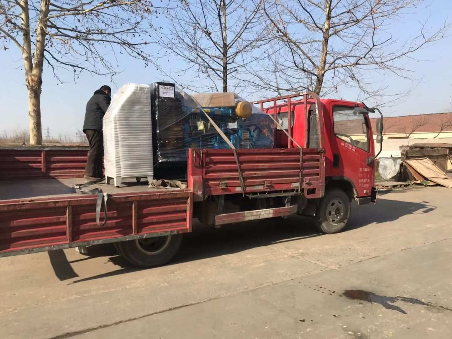 1月17日，袁先生從華全動力采購的50kw自動化柴油發電機組現已成功發往江西省